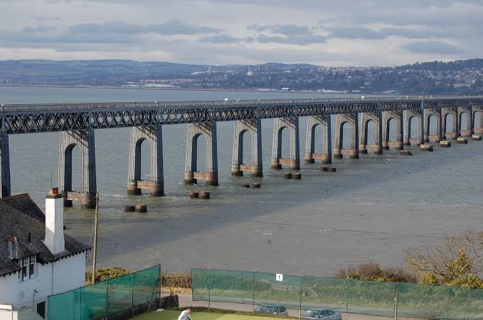 The Tay Bridge Collapse a failure from design STRUCTURES CENTRE