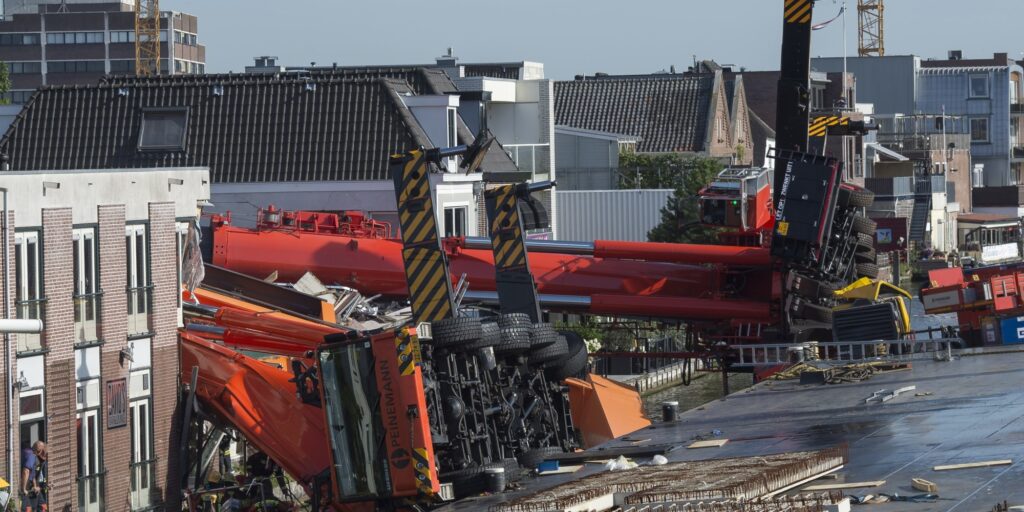 Queen juliana bridge crane temporary works failure in the Netherlands